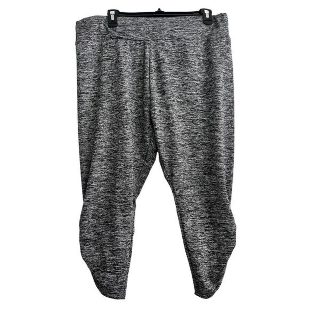 NWOT Shein Curve Women's Size 2XL Black White Capri Leggings Activewear